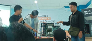 Foto sesi workshop membangun LLM dengan Ollama sebagai Alternatif ChatGPT Secara Lokal