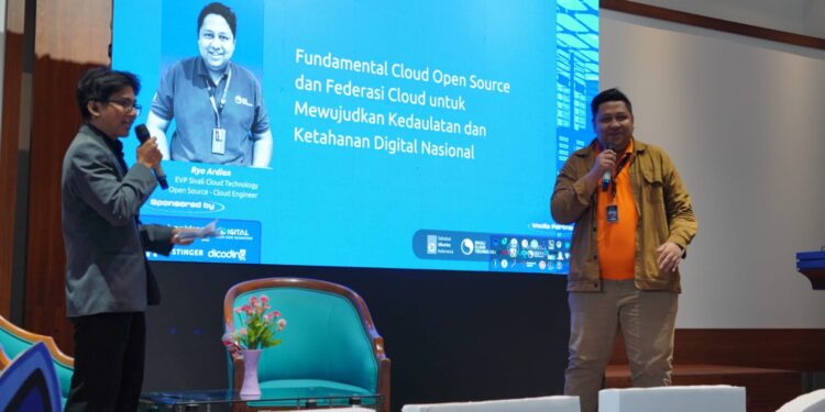 Ryo Ardian menjadi panelis Seminar Nasional di acara Netcomp 4.0 Vokasi UGM