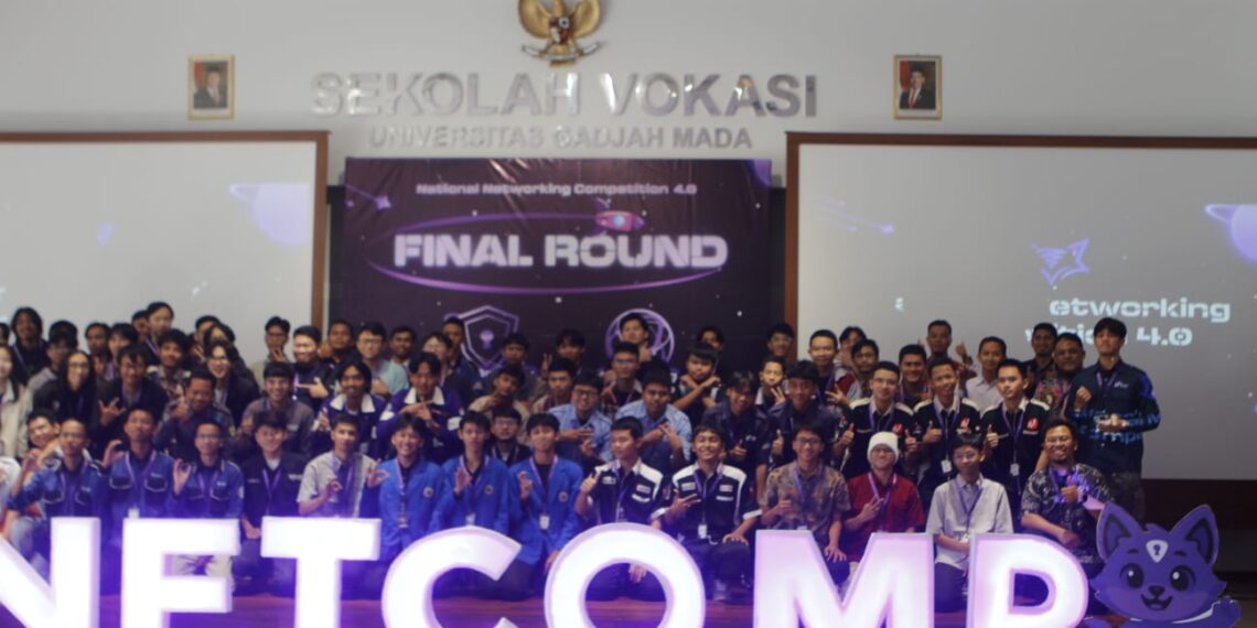 Foto bersama sesi final Netcomp 4.0 UGM