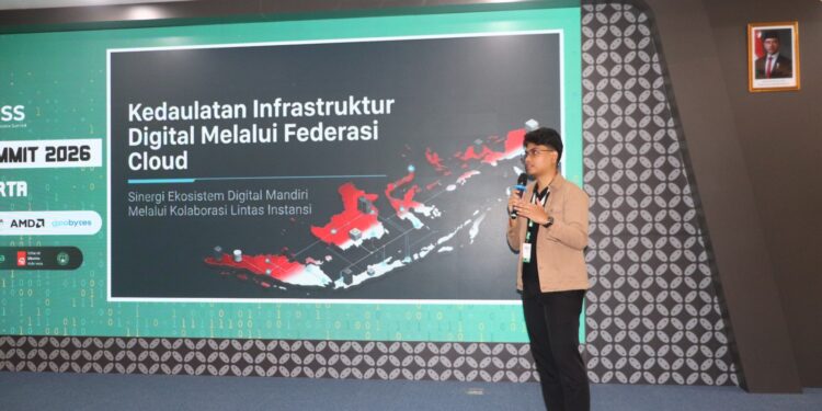 Andre Daegal memaparkan konsep Federasi Cloud untuk kedaulatan infrastruktur digital